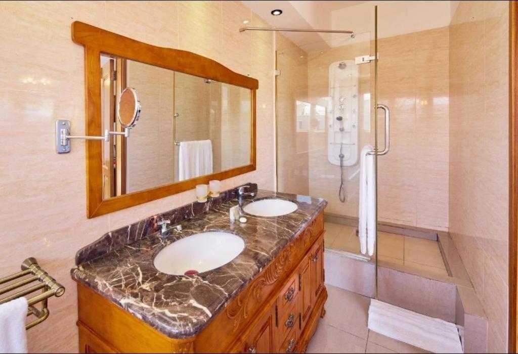 Pereybere Apartment With Breakfast And Private Balcony Pereybere Beach Εξωτερικό φωτογραφία