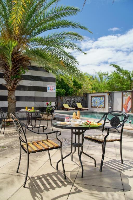 Pereybere Apartment With Breakfast And Private Balcony Pereybere Beach Εξωτερικό φωτογραφία
